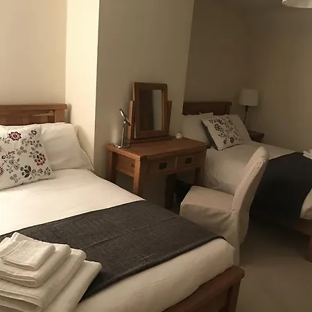 Ahakista Lodge *
